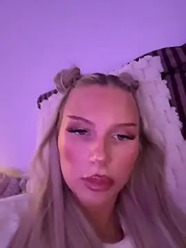 blondeeee online show from 30, 6, 2026