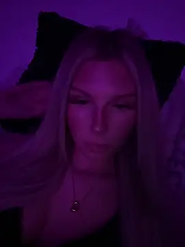 blondeeee online show from 11, 4, 2026