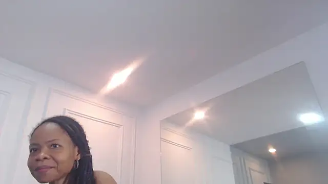 ChantalGarner online show from 18, 11, 2025