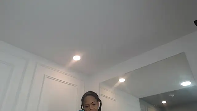 ChantalGarner online show from 8, 11, 2025