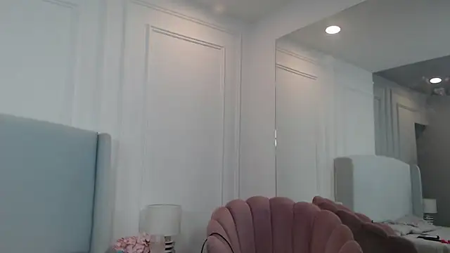 ChantalGarner online show from 18, 10, 2025