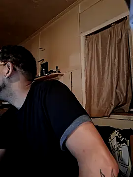 Snapshot of ThrowedWorldWide chatting on 1, 12, 2025 ThrowedWorldWide online show from 1, 12, 2025