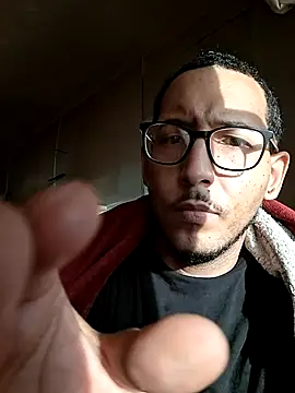 Snapshot of ThrowedWorldWide chatting on 28, 11, 2025 ThrowedWorldWide online show from 28, 11, 2025