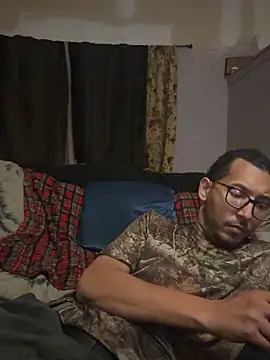 Snapshot of ThrowedWorldWide chatting on 17, 11, 2025 ThrowedWorldWide online show from 17, 11, 2025