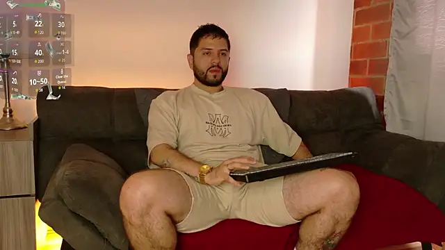 Snapshot of TomSloam chatting on 24, 10, 2025 TomSloam online show from 24, 10, 2025