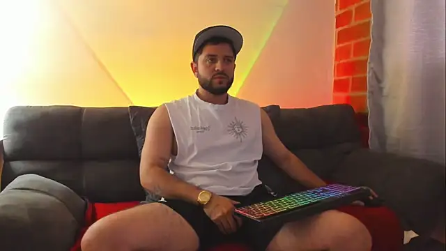 Snapshot of TomSloam chatting on 10, 10, 2025 TomSloam online show from 10, 10, 2025