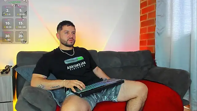 Snapshot of TomSloam chatting on 15, 10, 2025 TomSloam online show from 15, 10, 2025