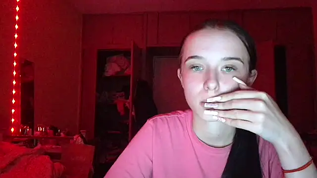 Emilia Light online show from 17, 5, 2026