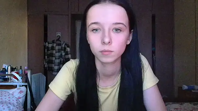 Snapshot of Emilia_Light chatting on 4, 10, 2025 Emilia Light online show from 4, 10, 2025
