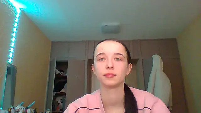 Snapshot of Emilia_Light chatting on 23, 2, 2026 Emilia Light online show from 23, 2, 2026