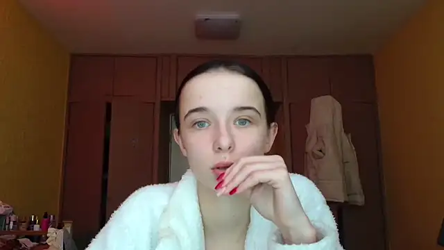 Snapshot of Emilia_Light chatting on 19, 2, 2026 Emilia Light online show from 19, 2, 2026