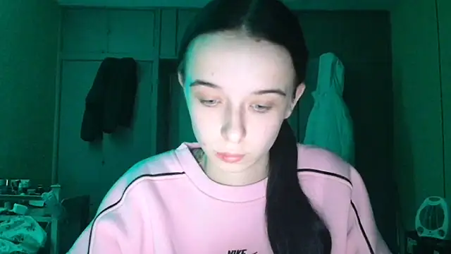 Snapshot of Emilia_Light chatting on 30, 11, 2025 Emilia Light online show from 30, 11, 2025