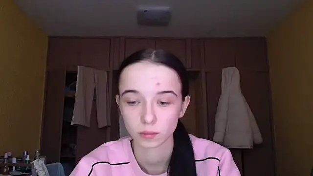 Snapshot of Emilia_Light chatting on 12, 1, 2026 Emilia Light online show from 12, 1, 2026