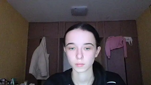 Snapshot of Emilia_Light chatting on 25, 11, 2025 Emilia Light online show from 25, 11, 2025
