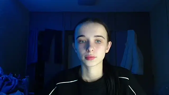 Snapshot of Emilia_Light chatting on 15, 12, 2025 Emilia Light online show from 15, 12, 2025