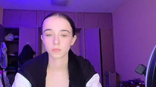 Emilia Light online show from 13, 3, 2026