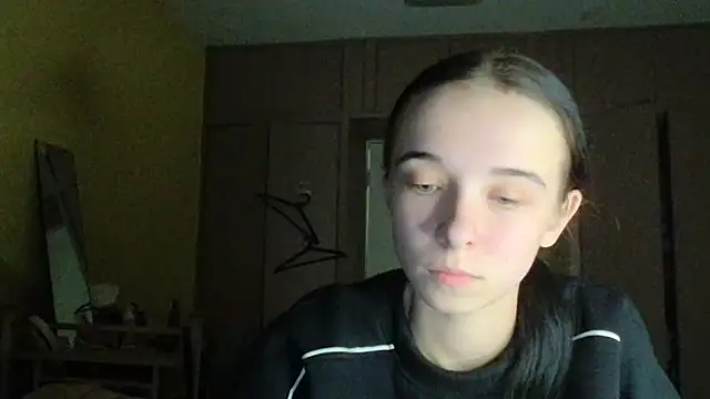 Snapshot of Emilia_Light chatting on 14, 10, 2025 Emilia Light online show from 14, 10, 2025