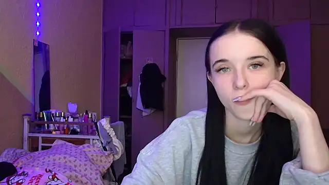 Emilia Light online show from 27, 3, 2026