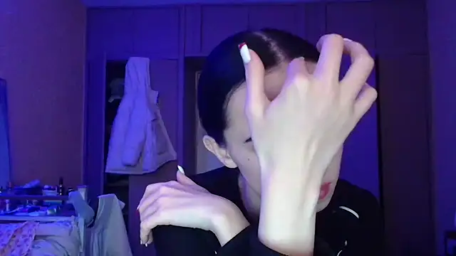 Snapshot of Emilia_Light chatting on 15, 11, 2025 Emilia Light online show from 15, 11, 2025