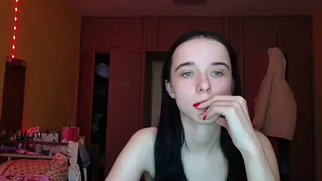 Snapshot of Emilia_Light chatting on 1, 3, 2026 Emilia Light online show from 1, 3, 2026