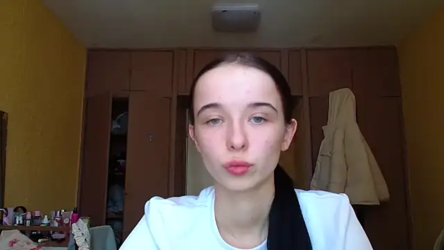 Snapshot of Emilia_Light chatting on 19, 1, 2026 Emilia Light online show from 19, 1, 2026