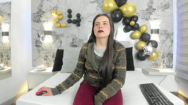 ZOE LE online show from 14, 4, 2026