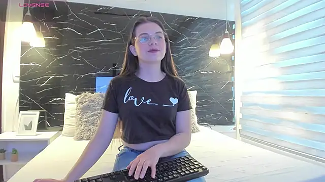 ZOE LE online show from 8, 1, 2026