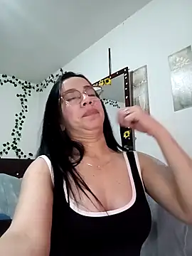 YaraDuartee online show from 19, 11, 2025