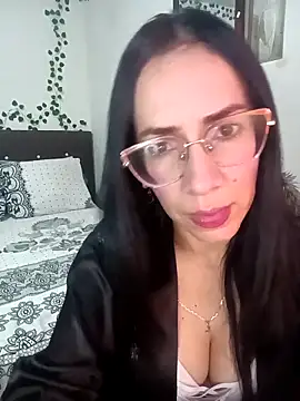 YaraDuartee online show from 6, 3, 2026