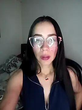 YaraDuartee online show from 8, 4, 2026