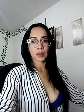 YaraDuartee online show from 30, 10, 2025