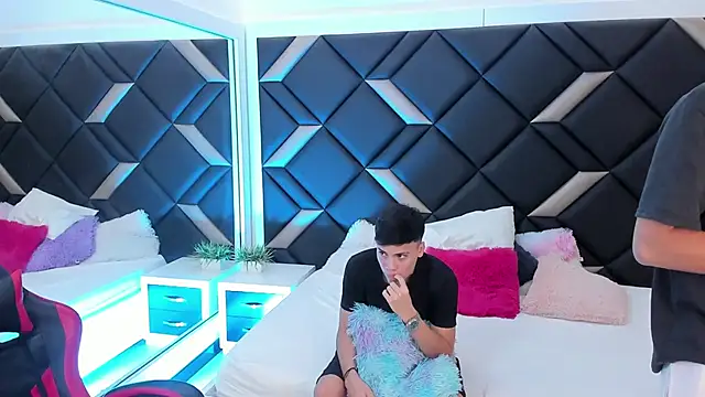 Snapshot of Spaceboys18 chatting on 19, 11, 2025 Spaceboys18 online show from 19, 11, 2025