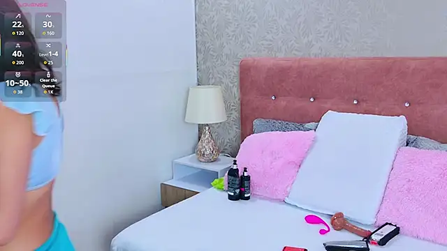 LiaTeylor online show from 9, 10, 2025