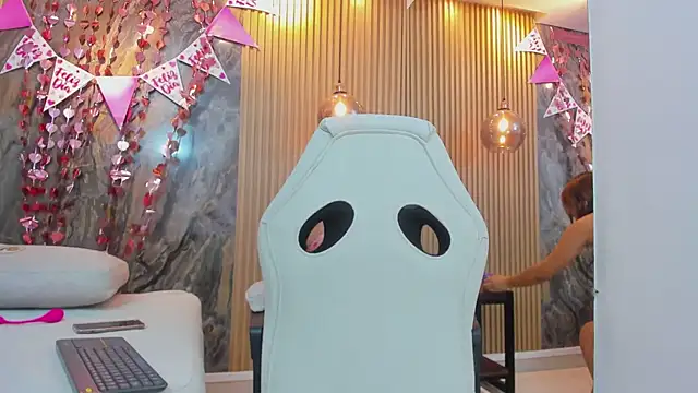 beca winn online show from 9, 2, 2026