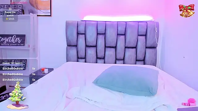 Violet Anders online show from 13, 12, 2025