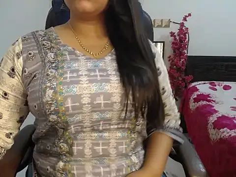 Queen Homaira online show from 19, 11, 2025