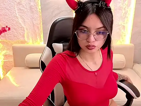 nathaly tp online show from 7, 10, 2025