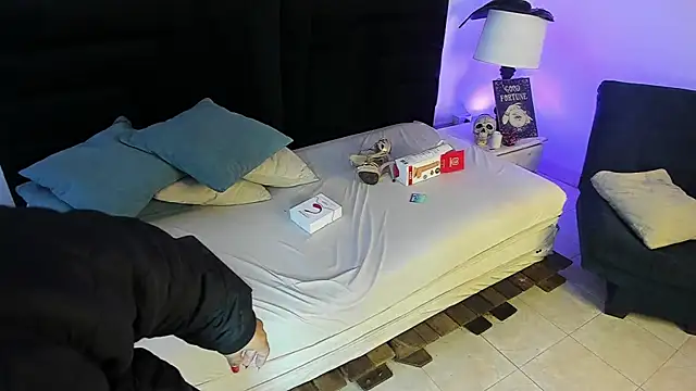 KateValencia online show from 27, 10, 2025