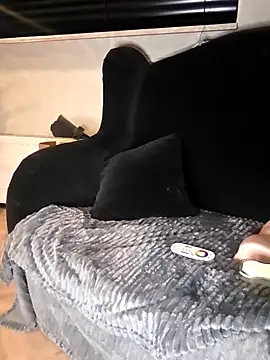 WhimsicalBirdette online show from 15, 4, 2026