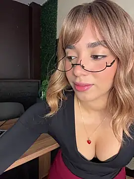 Capricho 01 online show from 11, 3, 2026