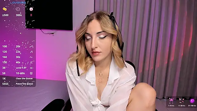 AmyVilvet  online show from 10, 3, 2026