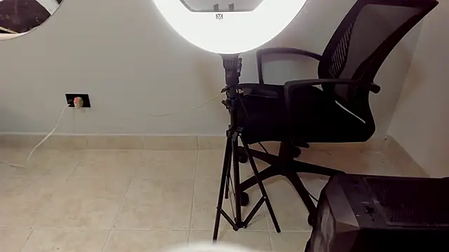 Snapshot of Angelina_Roa chatting on 14, 10, 2025 Angelina Roa online show from 14, 10, 2025