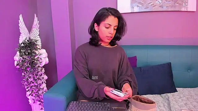 Alessiia   online show from 18, 11, 2025