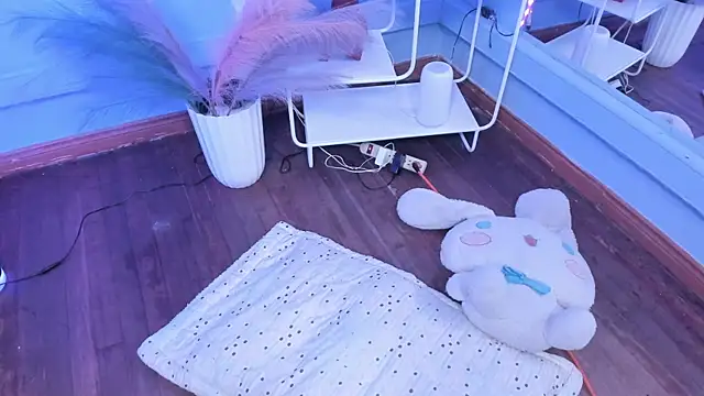 KathiaSaenz  online show from 6, 11, 2025