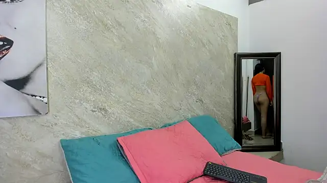 Chanel-munoz online show from 25, 11, 2025