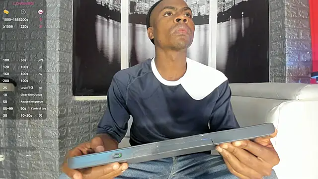 Snapshot of george_lance chatting on 29, 10, 2025 george lance online show from 29, 10, 2025