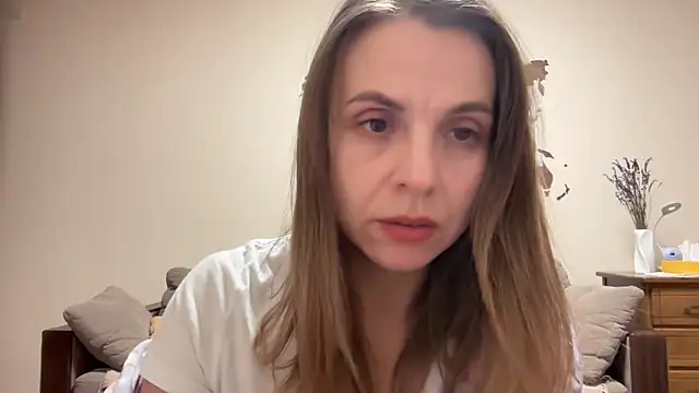 AnnieLove7722 online show from 21, 10, 2025