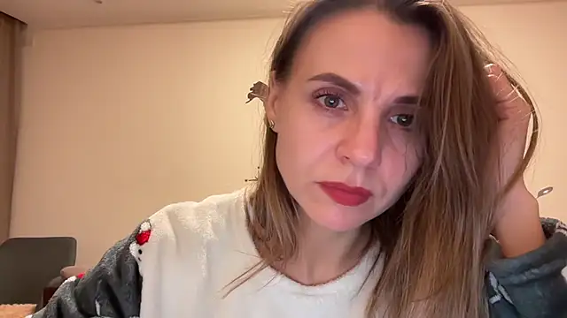 AnnieLove7722 online show from 14, 10, 2025