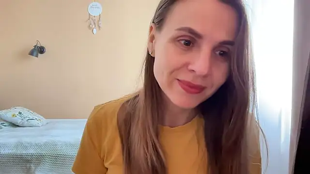 AnnieLove7722 online show from 6, 5, 2026