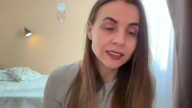 AnnieLove7722 online show from 13, 5, 2026